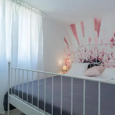 Tomislav Apartment *