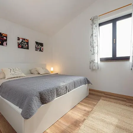 Tomislav Apartment
